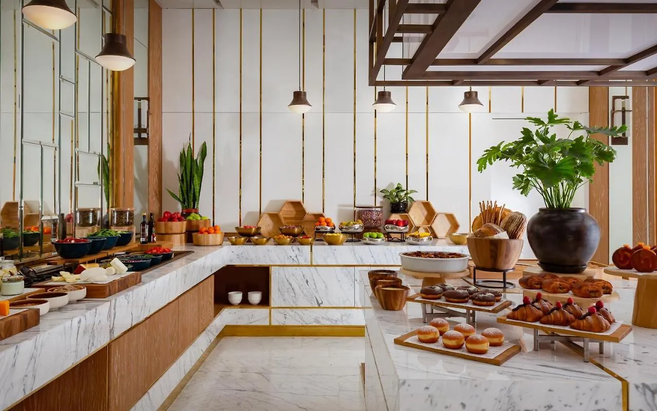 Отель The Ritz-Carlton, Баку