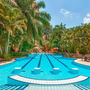 Serena 5* Kampala